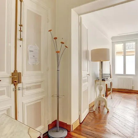 Apartment Le Marbeau - Paris