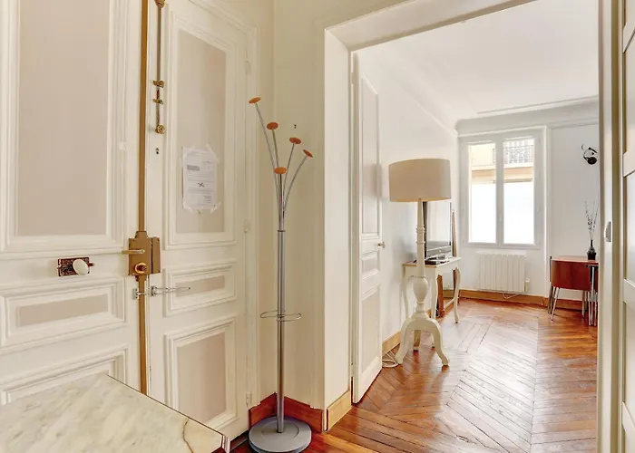 Apartment Le Marbeau - Paris